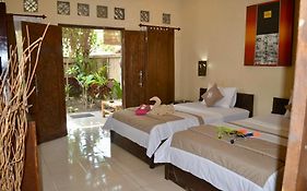 Zoe Bungalows